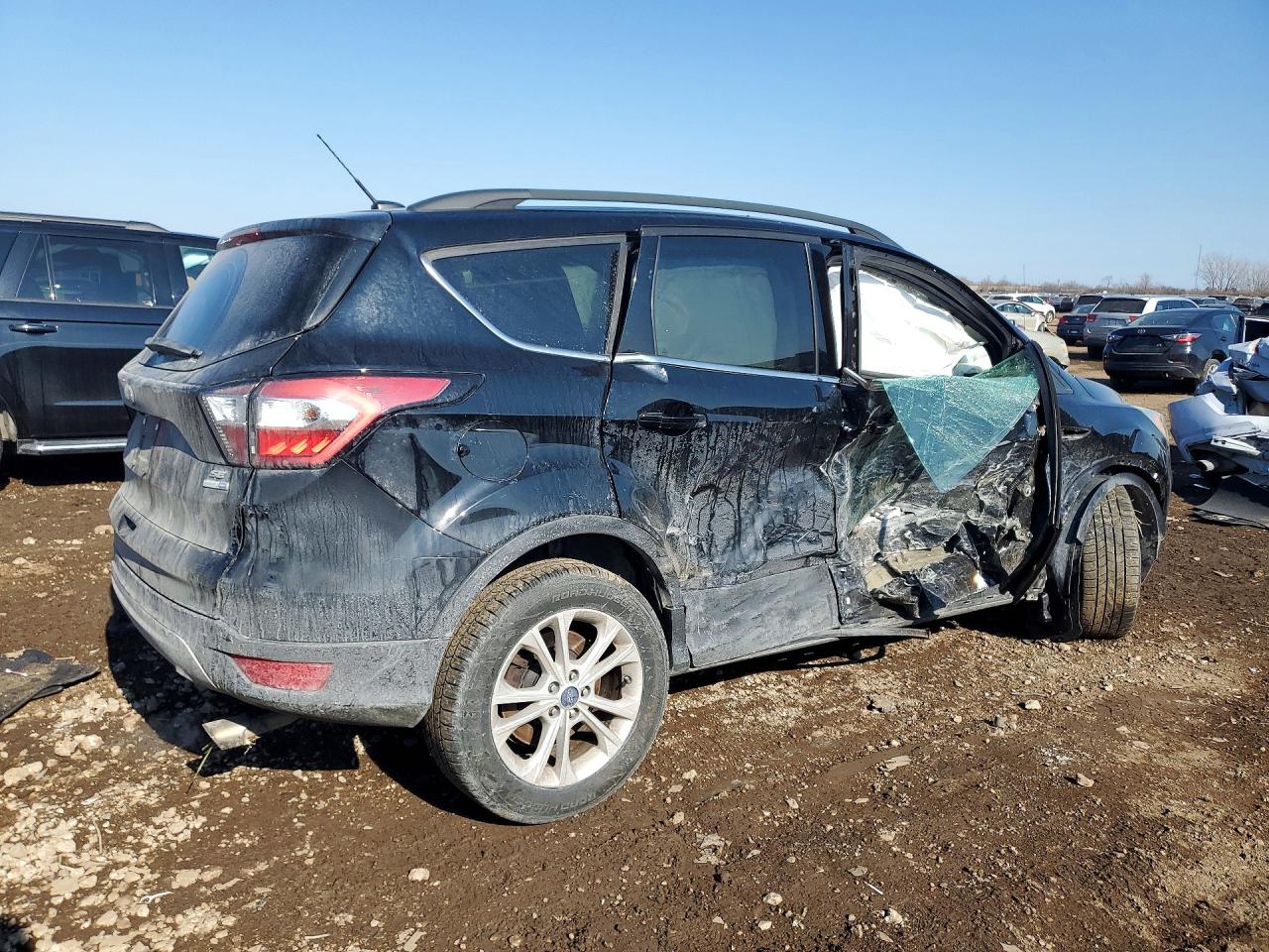 2017 FORD ESCAPE SE photo 5