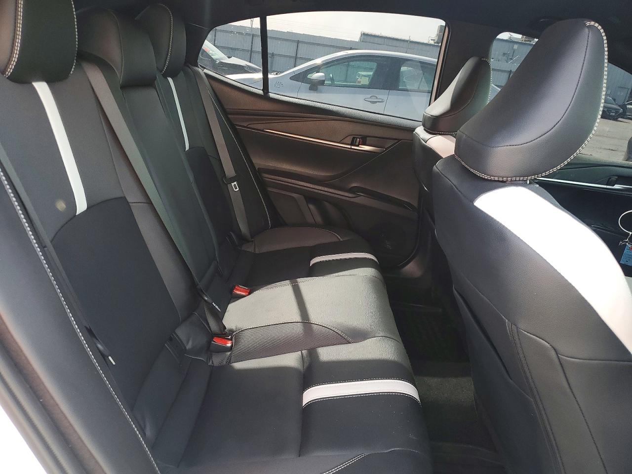 2025 TOYOTA CAMRY SE photo 28