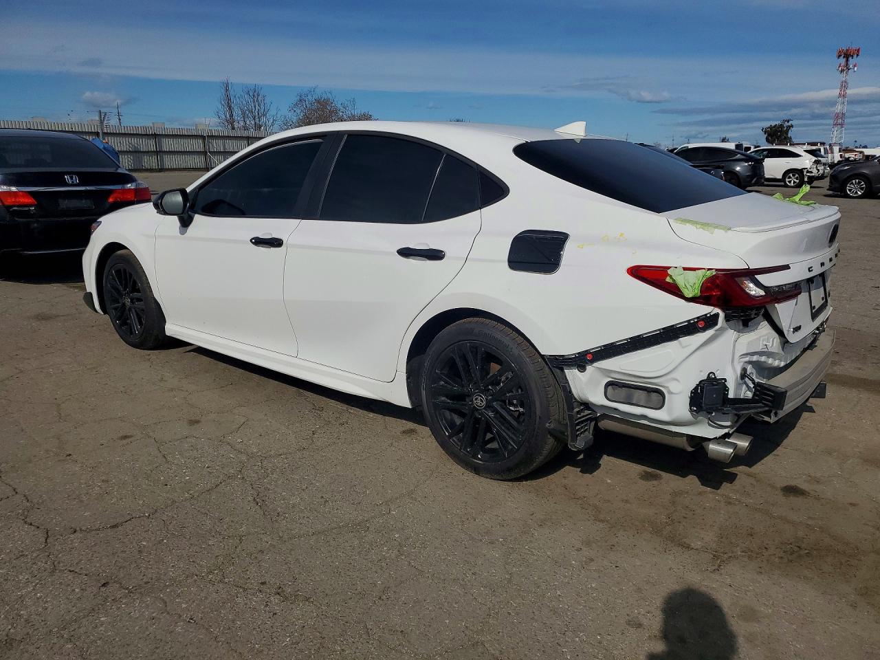 2025 TOYOTA CAMRY SE photo 4