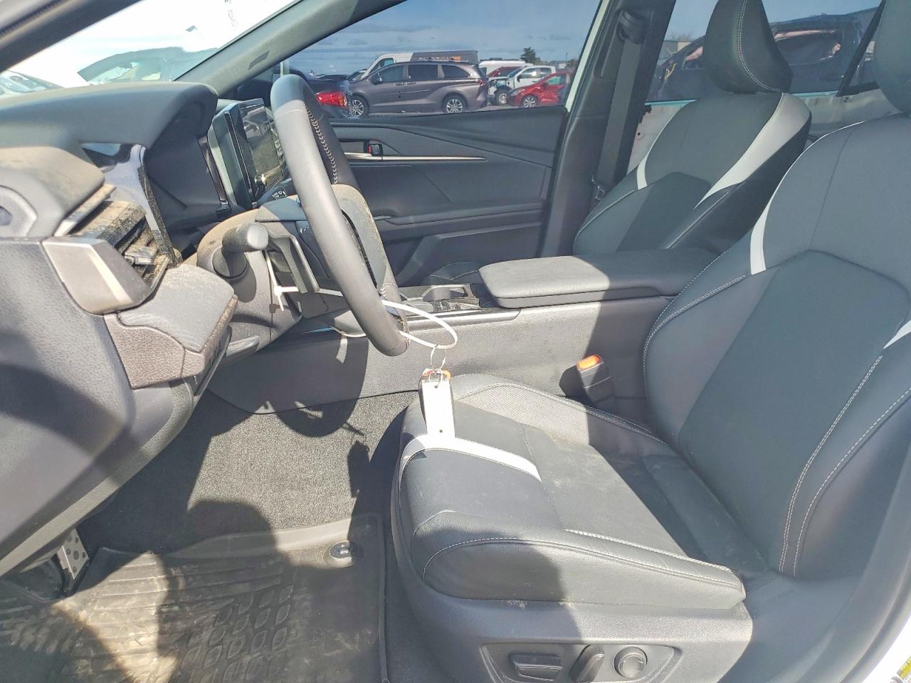 2025 TOYOTA CAMRY SE photo 19