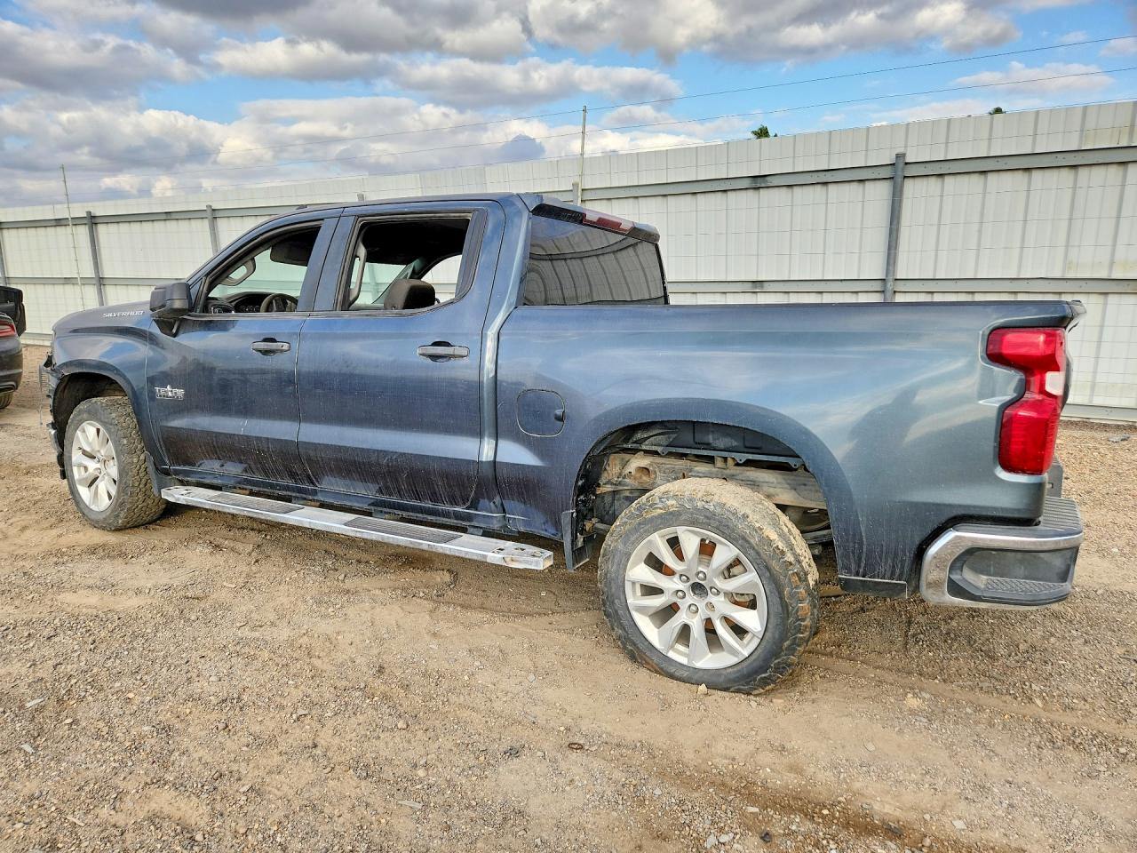 2020 CHEVROLET SILVERADO C1500 LT photo 3