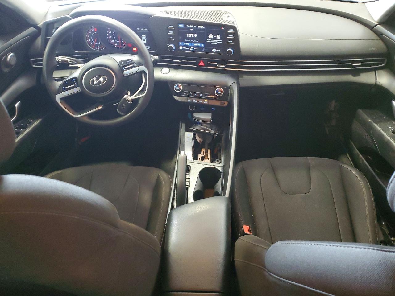 2021 HYUNDAI ELANTRA SEL photo 22