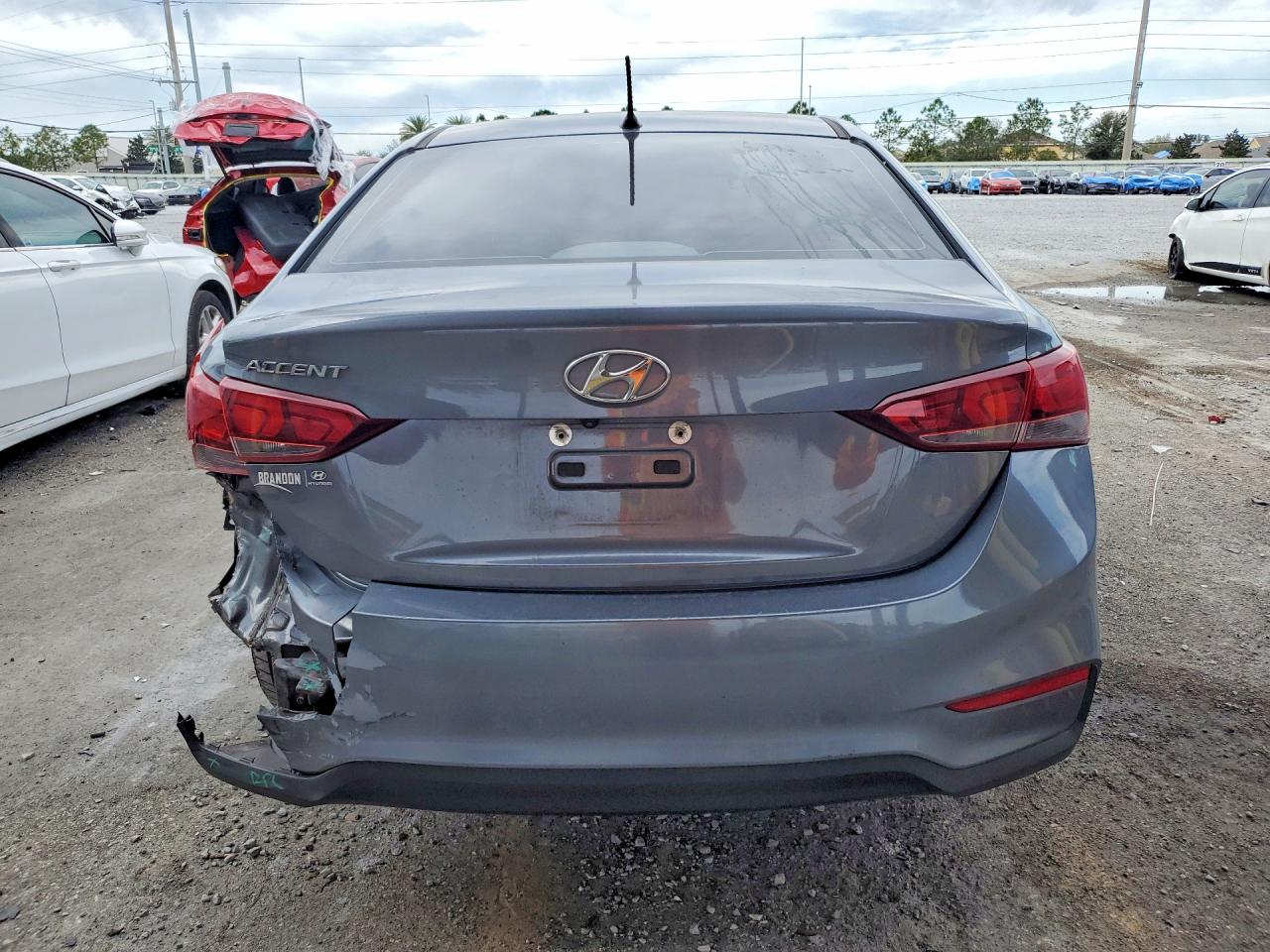 2019 HYUNDAI ACCENT SE photo 11