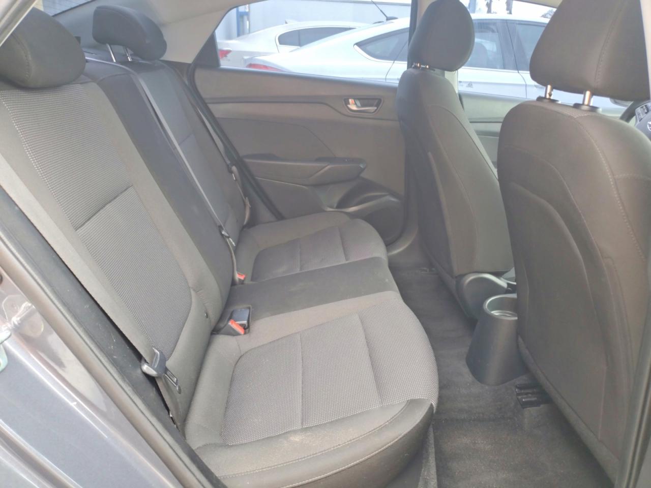 2019 HYUNDAI ACCENT SE photo 19