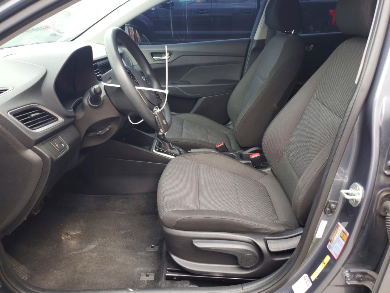 2019 HYUNDAI ACCENT SE photo 13