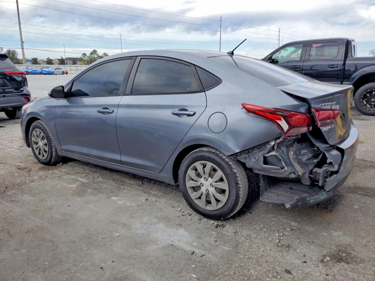 2019 HYUNDAI ACCENT SE photo 3