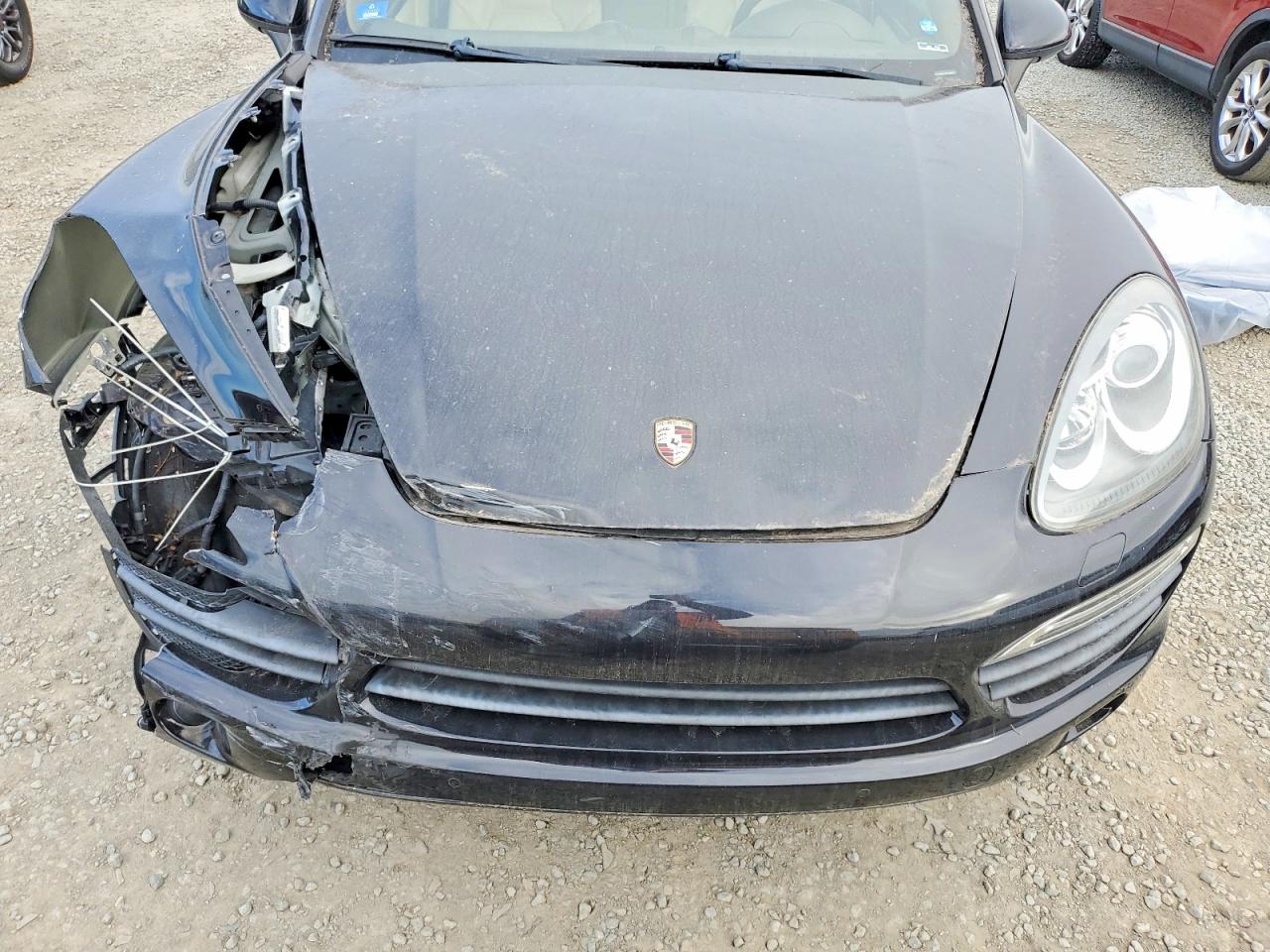 2011 PORSCHE CAYENNE S photo 34