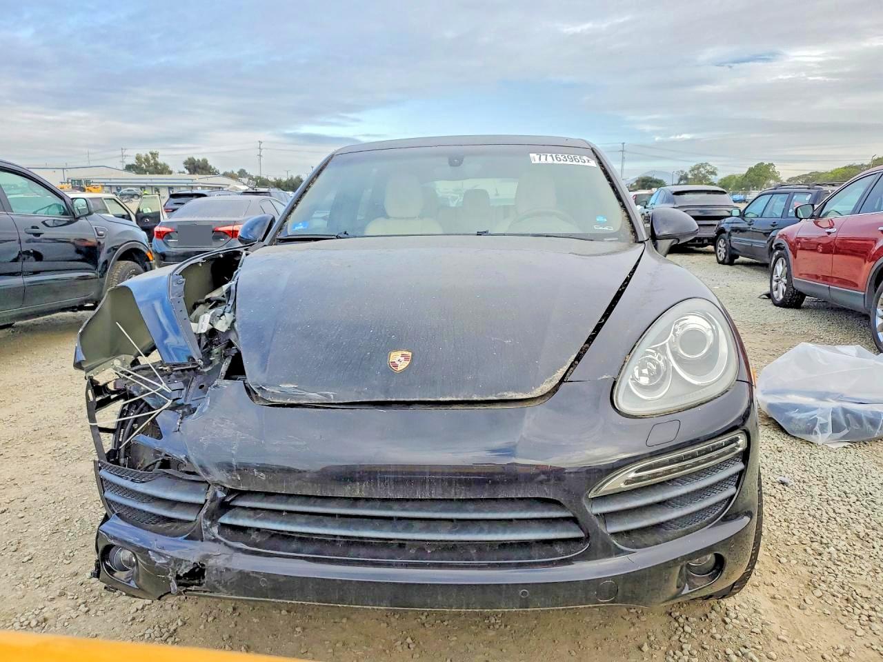 2011 PORSCHE CAYENNE S photo 13