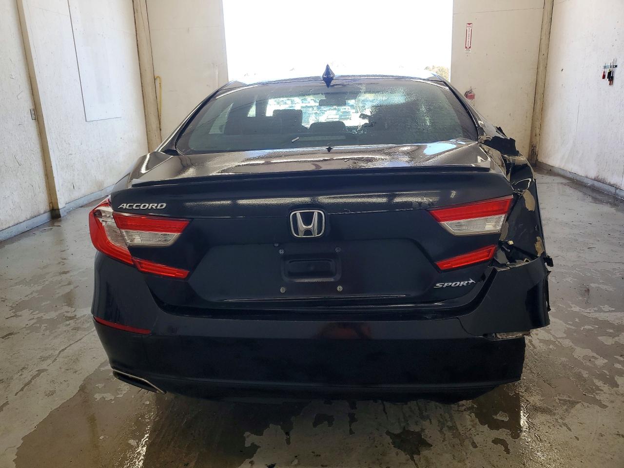 2018 HONDA ACCORD SPORT photo 11