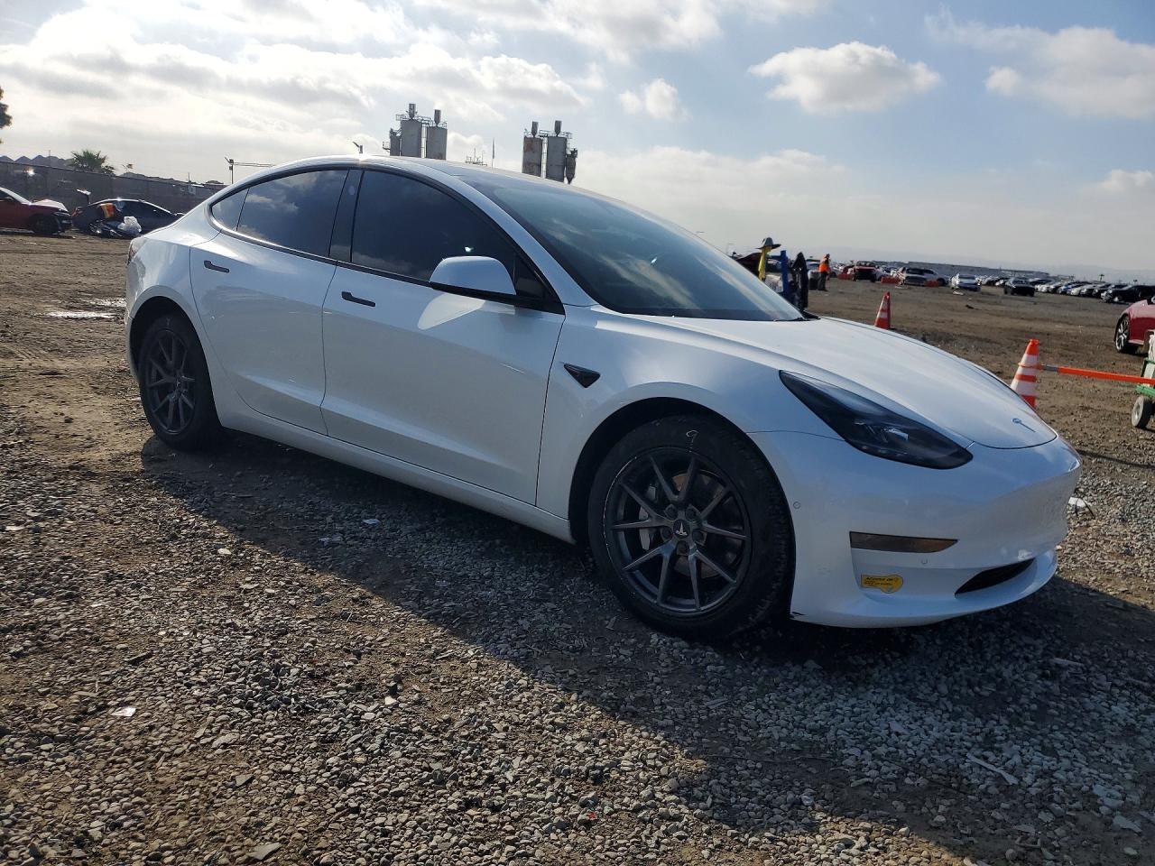 2022 TESLA MODEL 3 photo 4