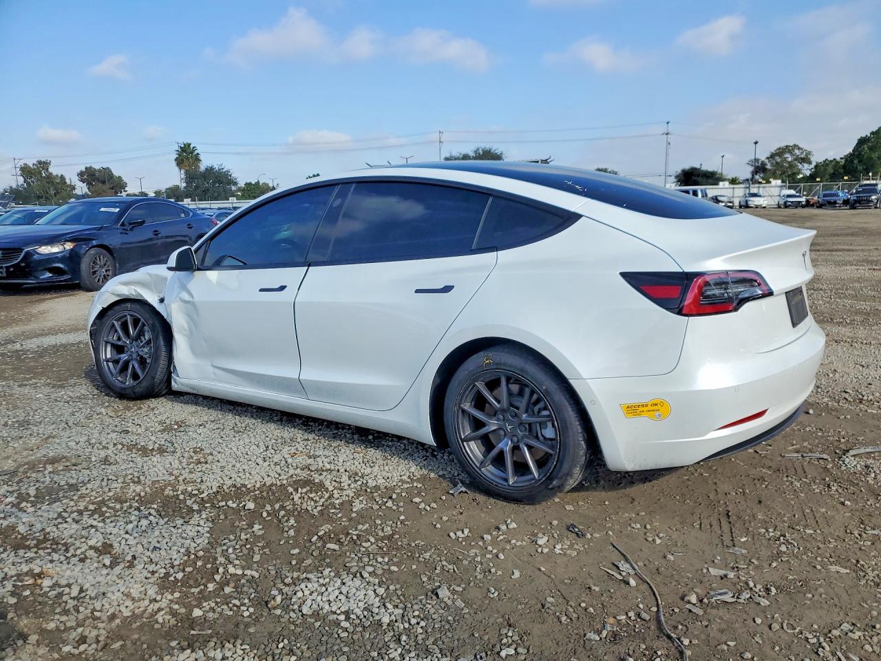 2022 TESLA MODEL 3 photo 2