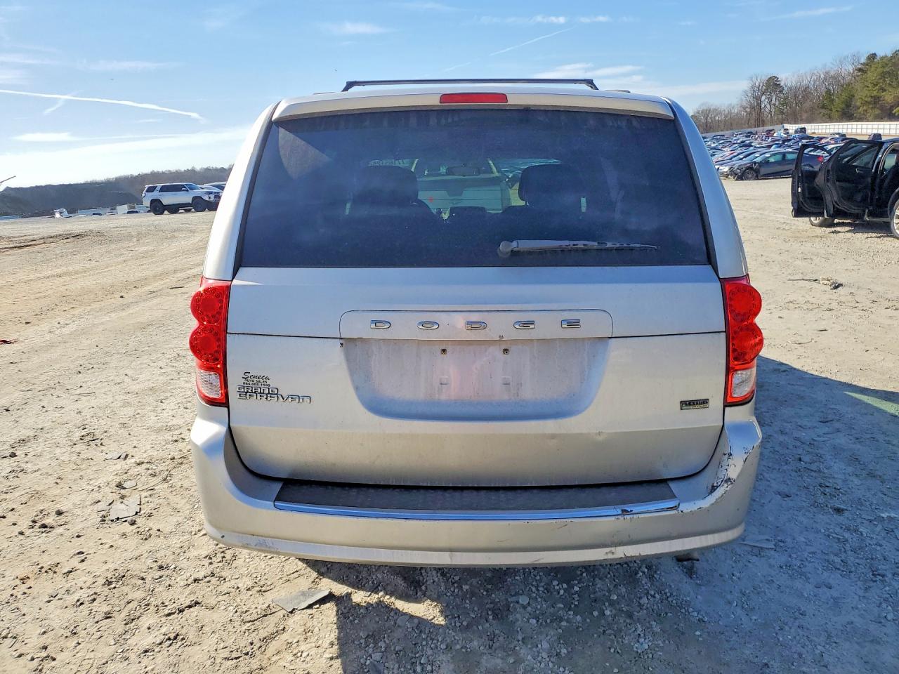 2012 DODGE GRAND CARAVAN SXT photo 6