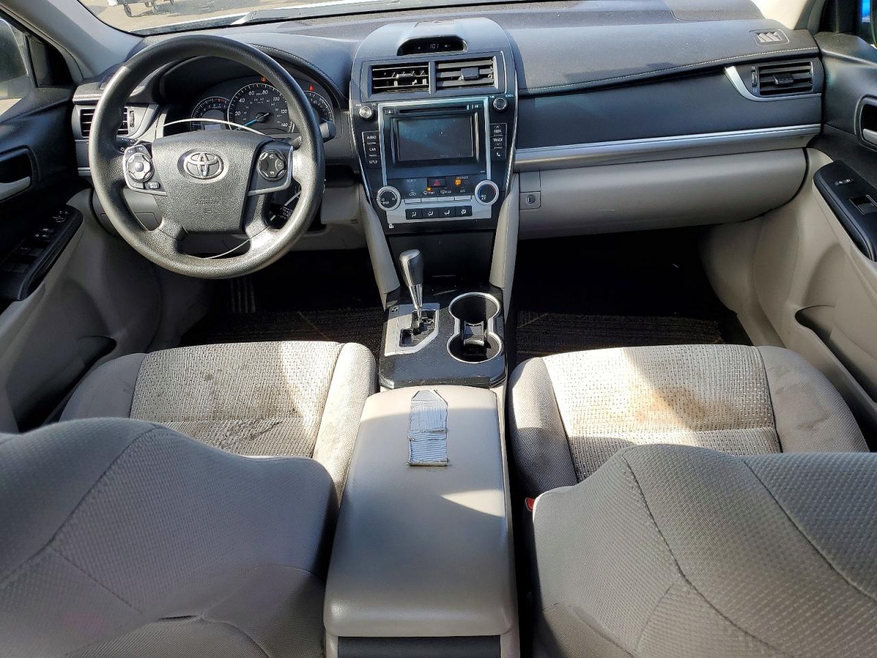 2014 TOYOTA CAMRY L photo 15