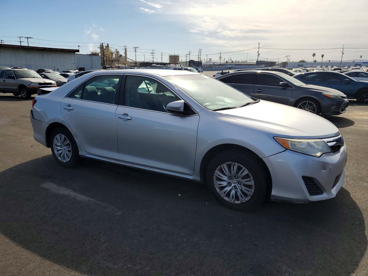 2014 TOYOTA CAMRY L photo 7