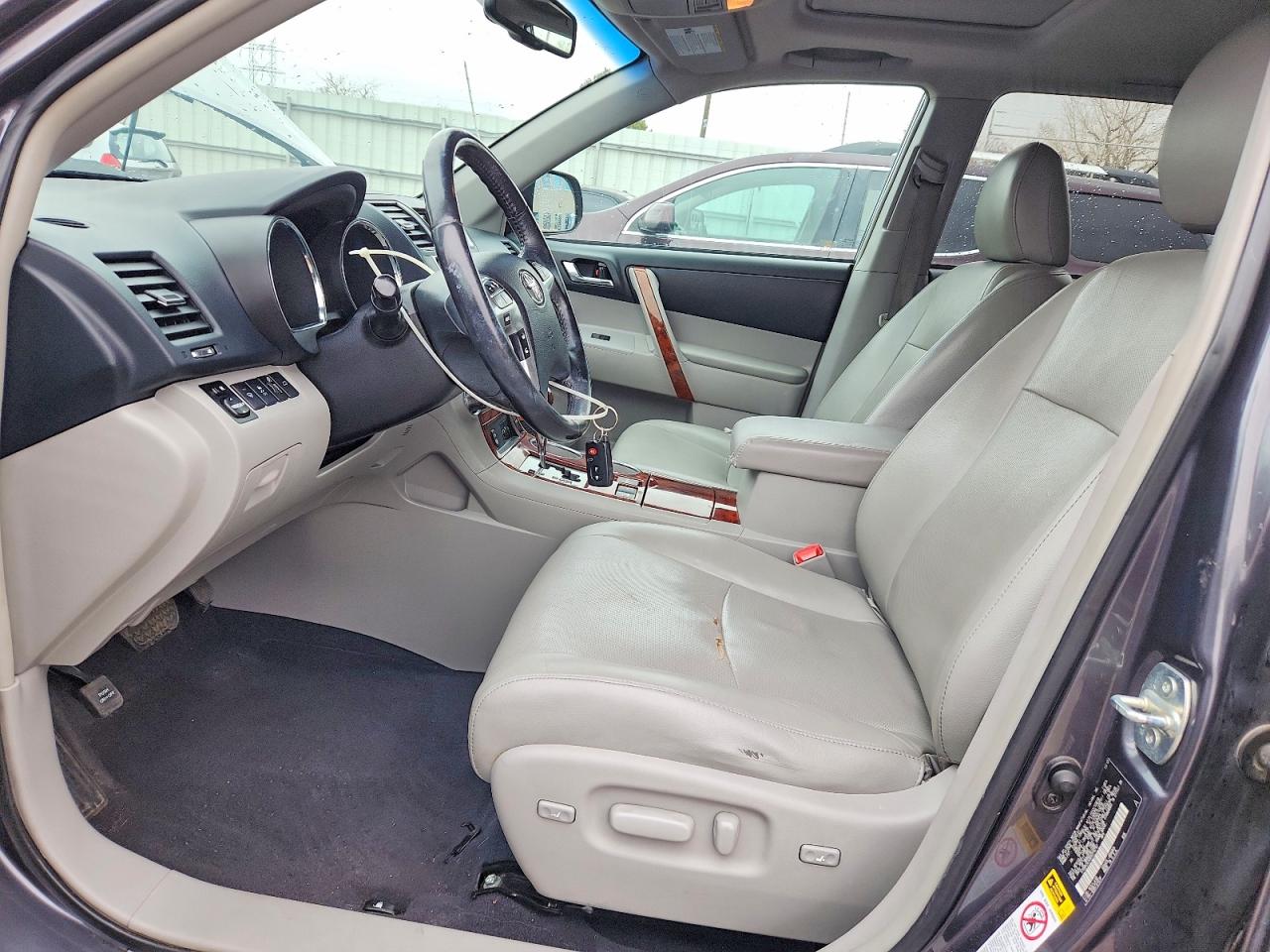 2013 TOYOTA HIGHLANDER LIMITED photo 7