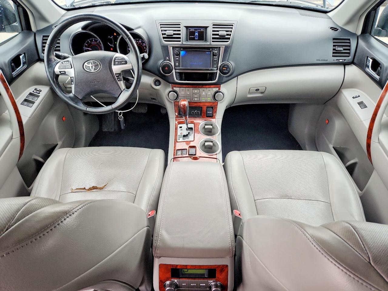 2013 TOYOTA HIGHLANDER LIMITED photo 8