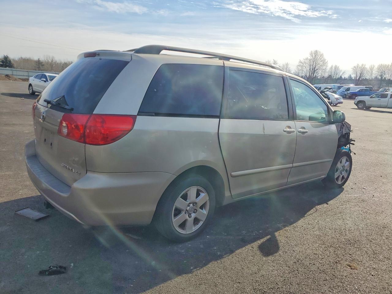 2007 TOYOTA SIENNA CE photo 3