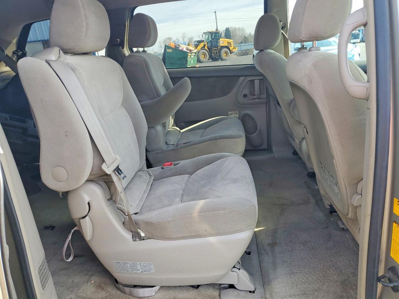 2007 TOYOTA SIENNA CE photo 10