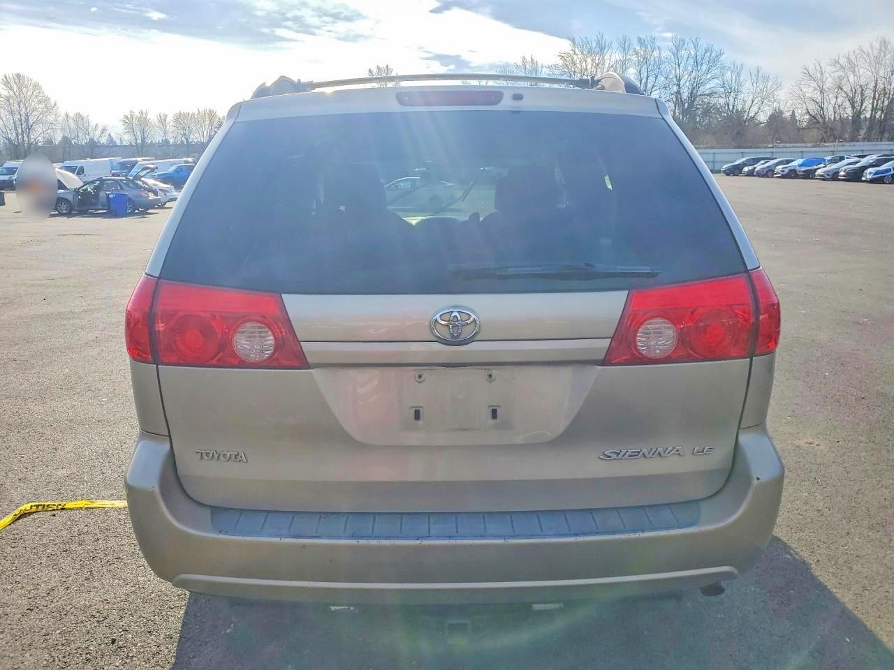 2007 TOYOTA SIENNA CE photo 6