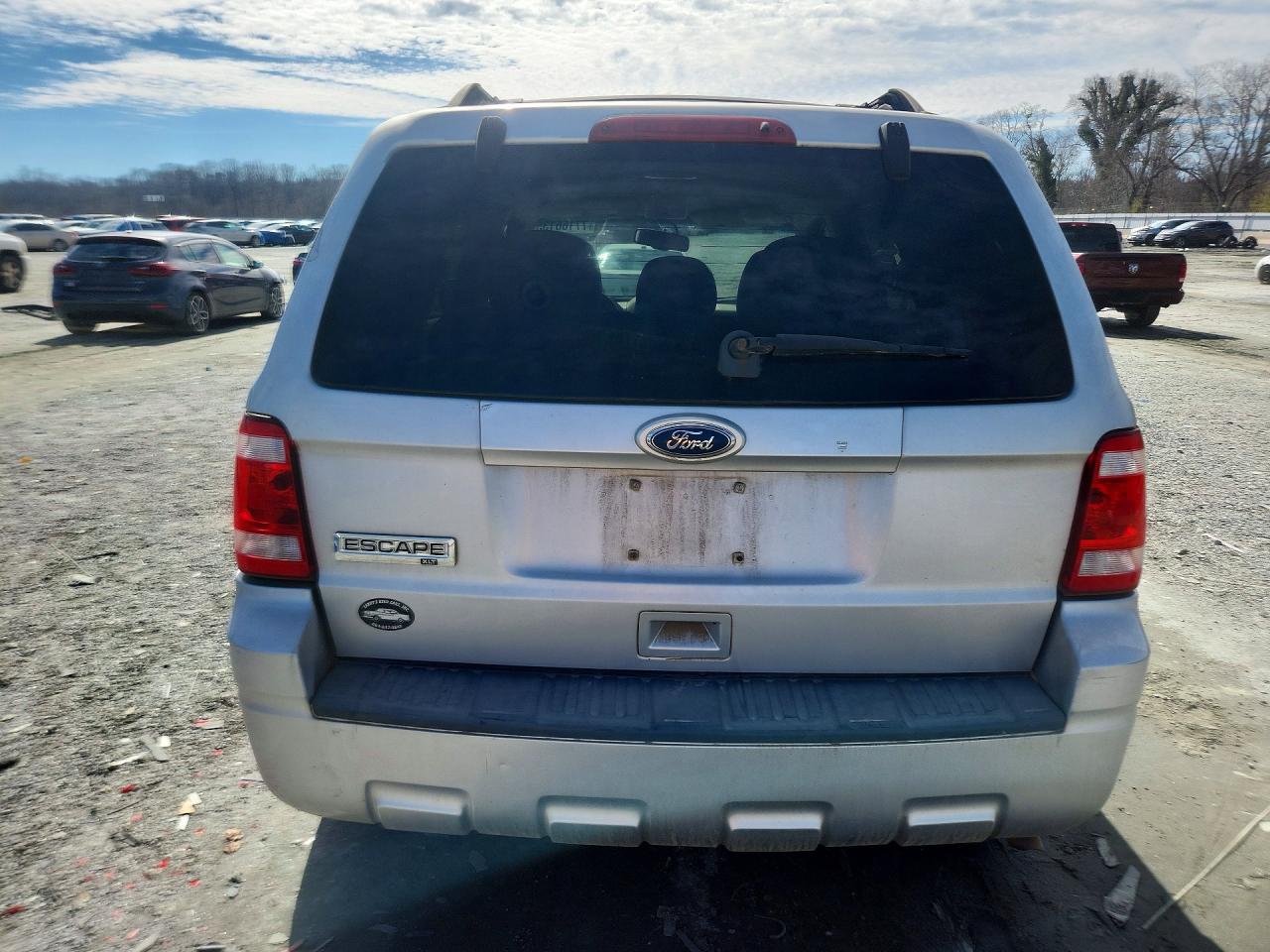 2010 FORD ESCAPE XLT photo 6