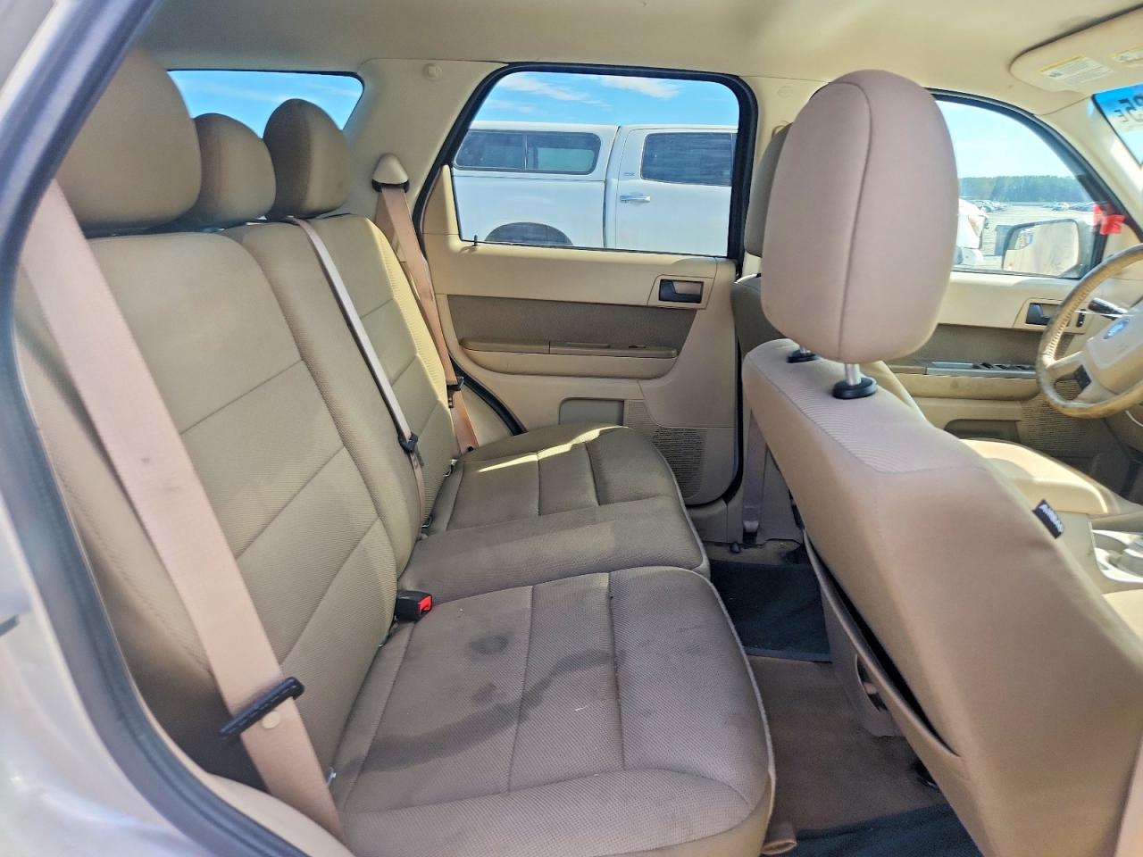 2010 FORD ESCAPE XLT photo 11