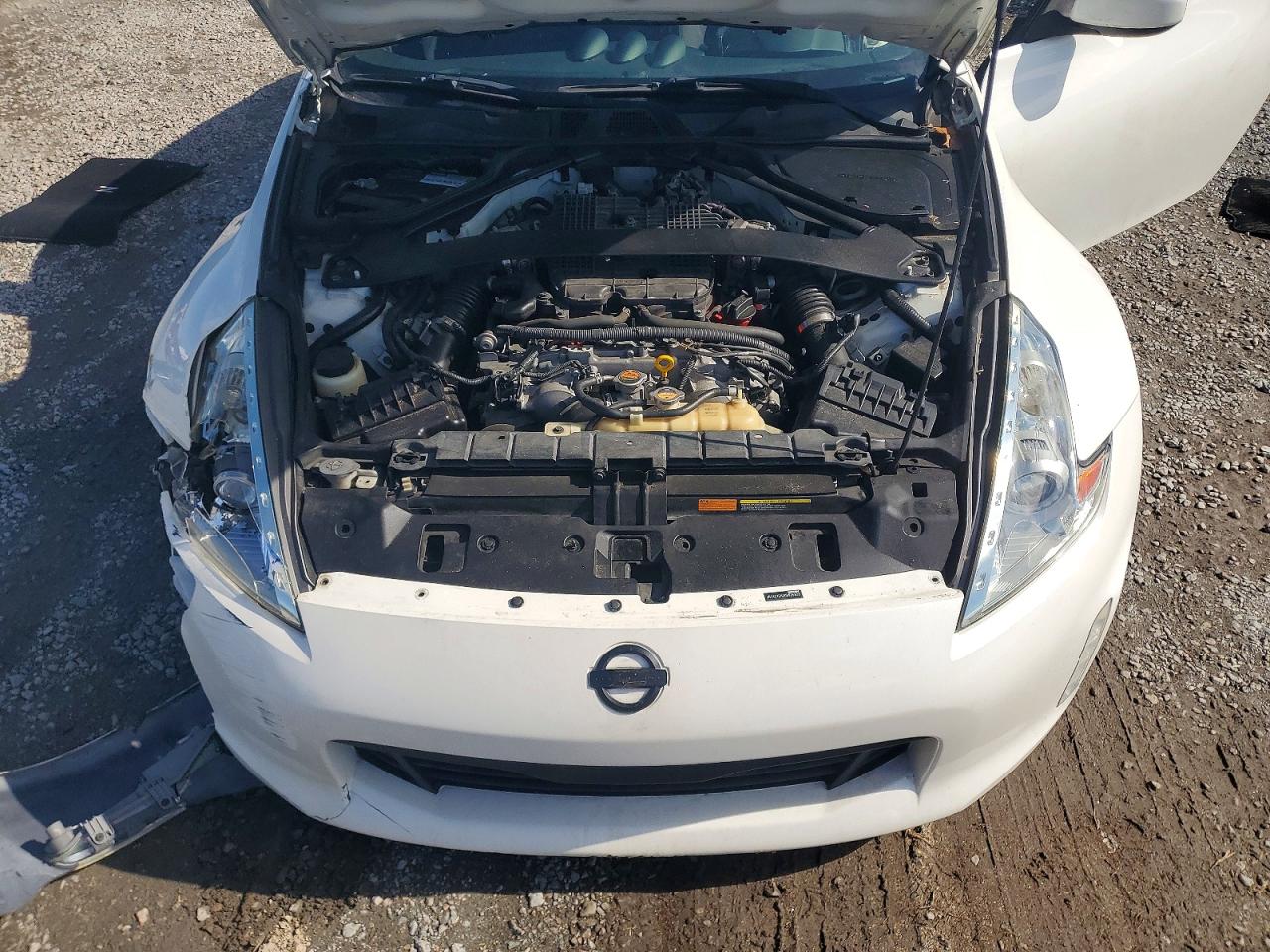 2016 NISSAN 370Z BASE photo 31