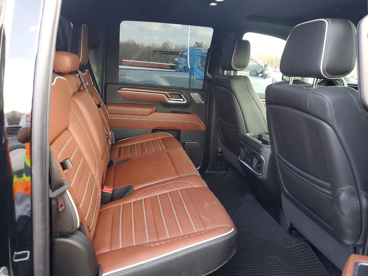 2025 GMC SIERRA K3500 DENALI ULTIMATE photo 10