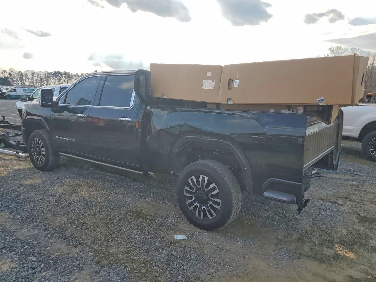 2025 GMC SIERRA K3500 DENALI ULTIMATE photo 2
