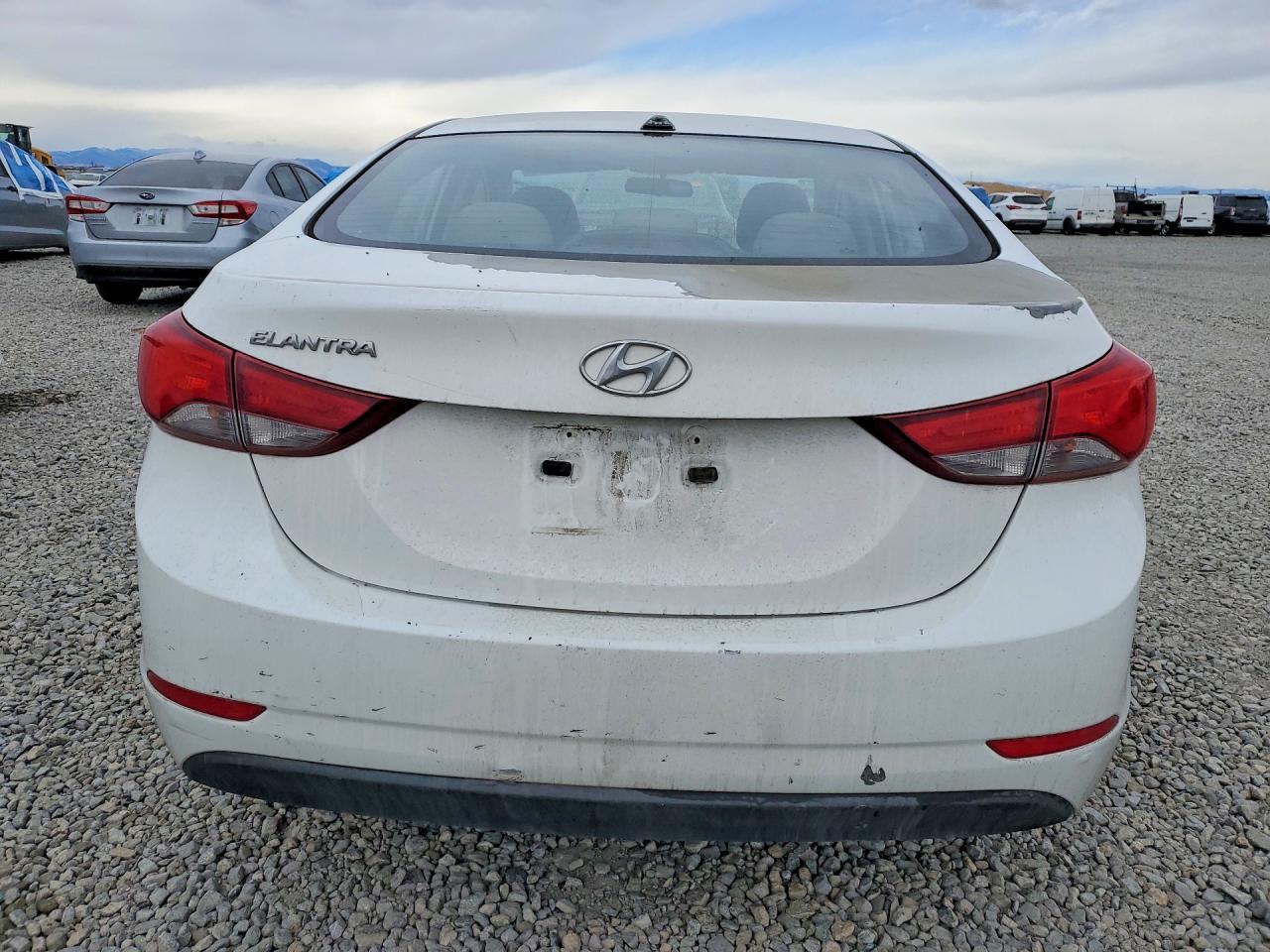 2016 HYUNDAI ELANTRA SE photo 6