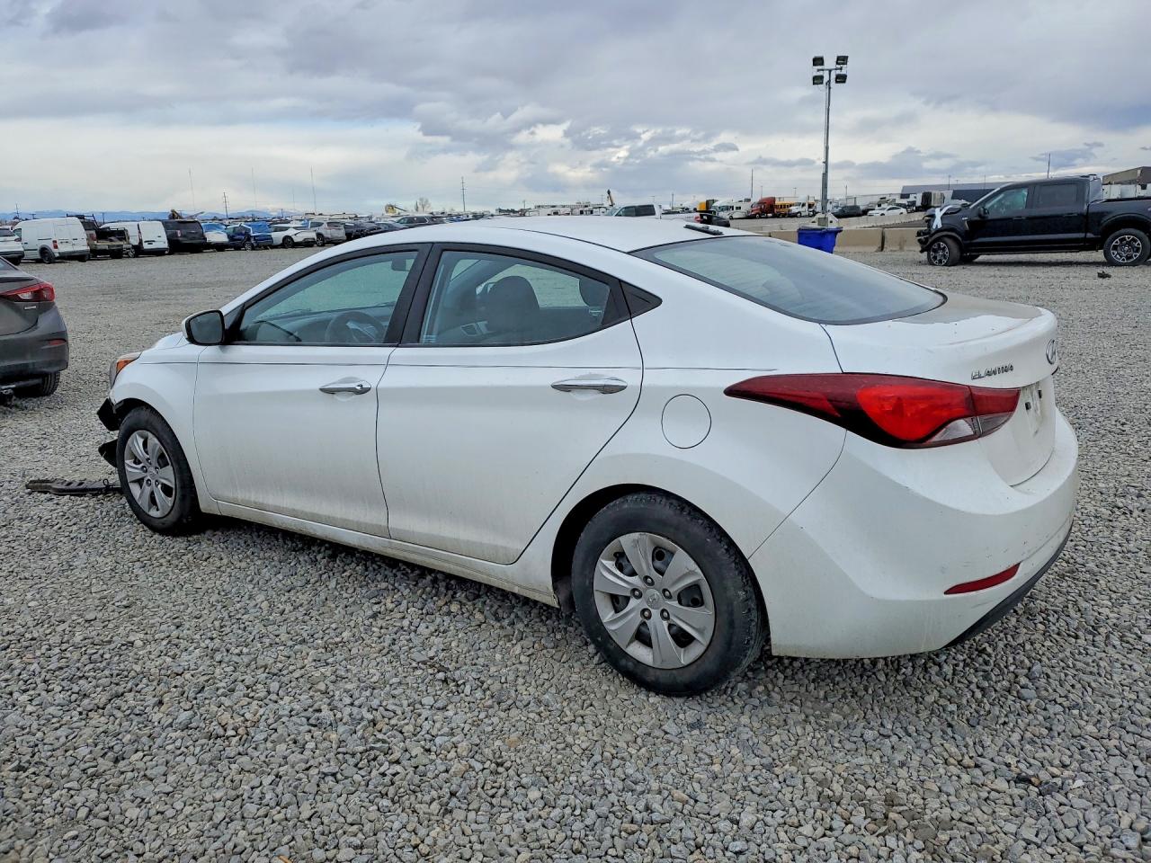 2016 HYUNDAI ELANTRA SE photo 2