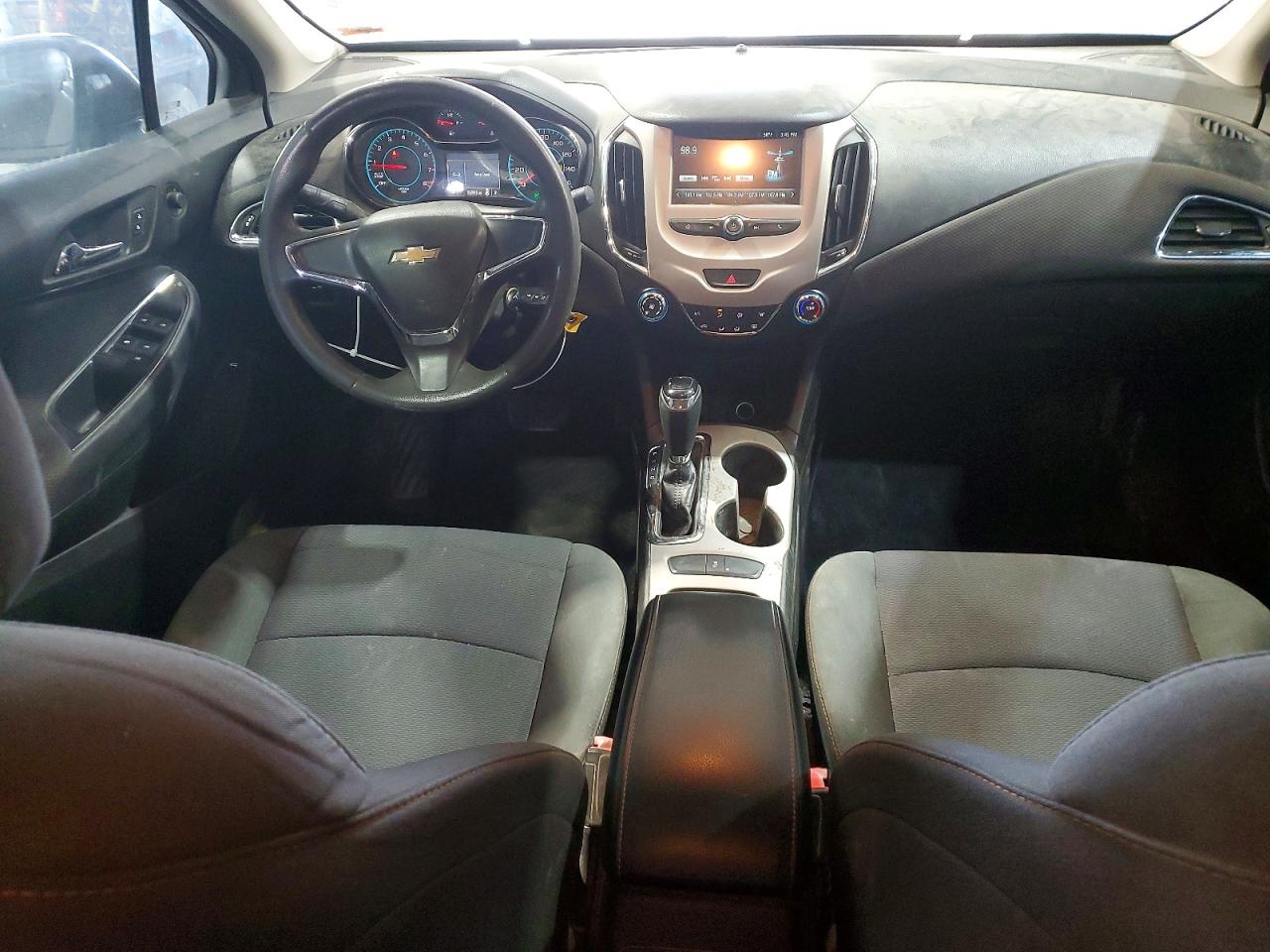 2017 CHEVROLET CRUZE LS photo 15