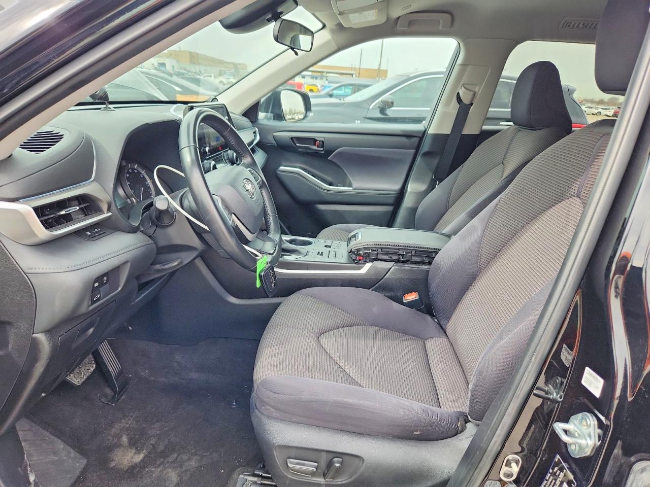 2023 TOYOTA HIGHLANDER LE photo 7