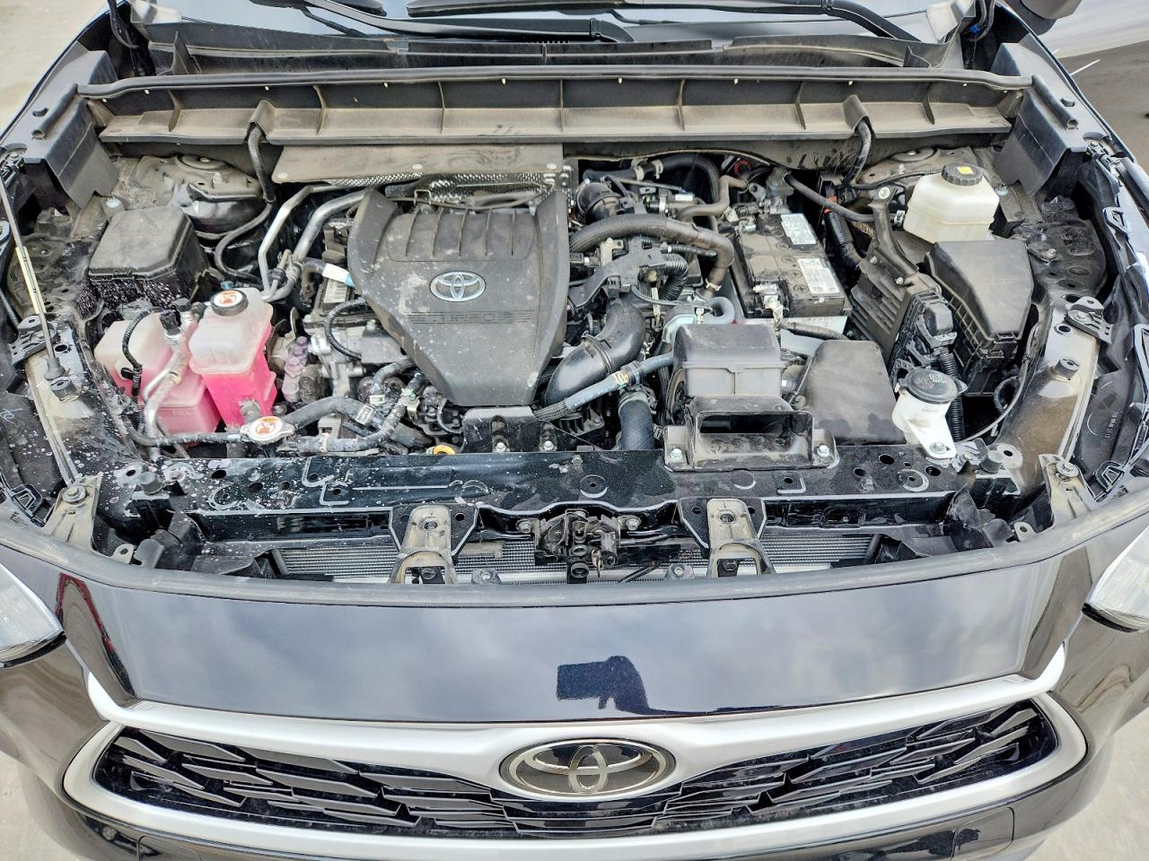 2023 TOYOTA HIGHLANDER LE photo 11