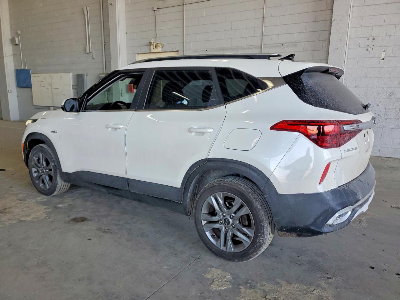 2021 KIA SELTOS S photo 3
