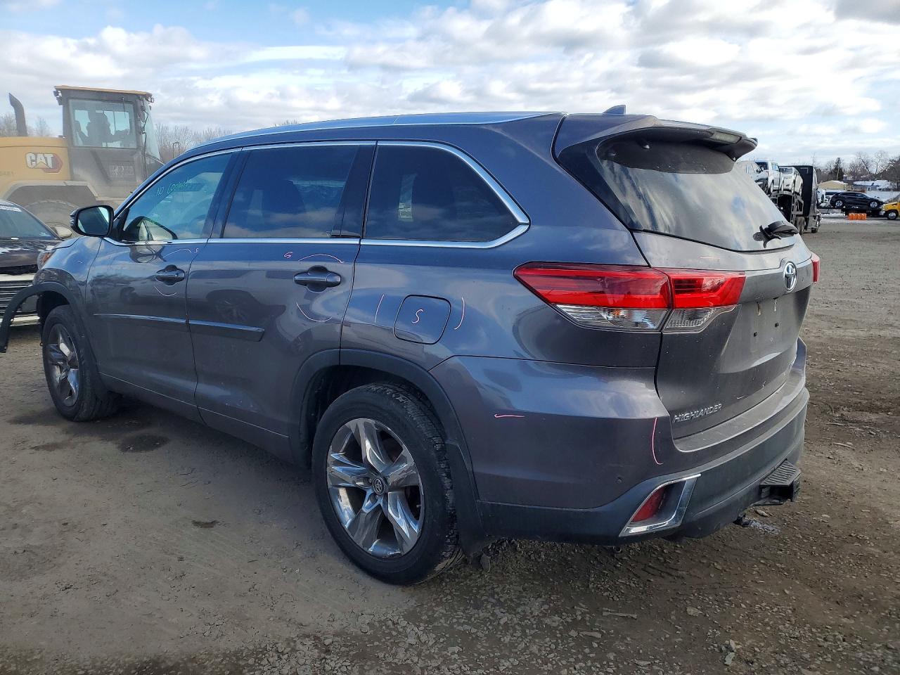 2019 TOYOTA HIGHLANDER LIMITED photo 2
