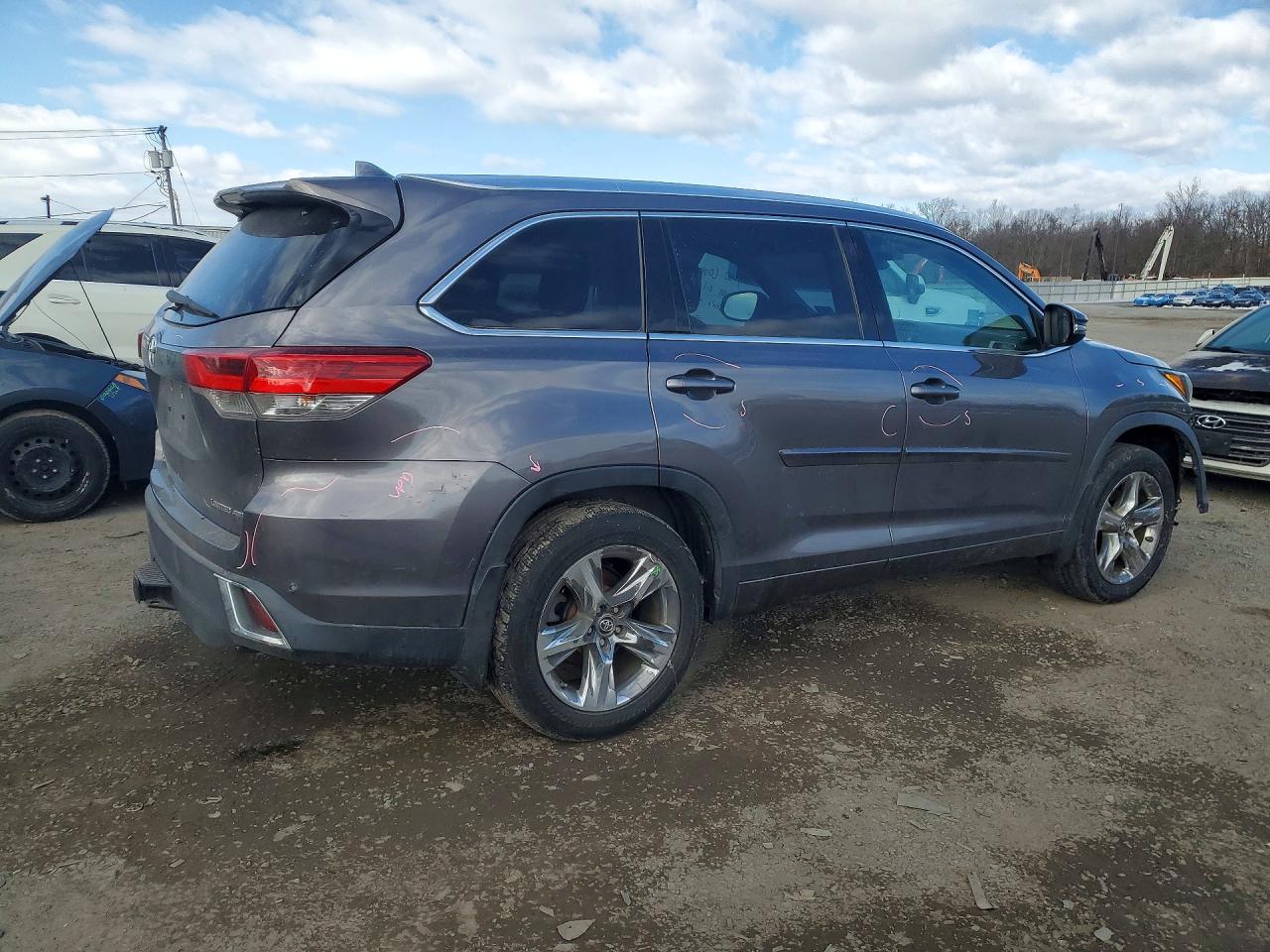 2019 TOYOTA HIGHLANDER LIMITED photo 3