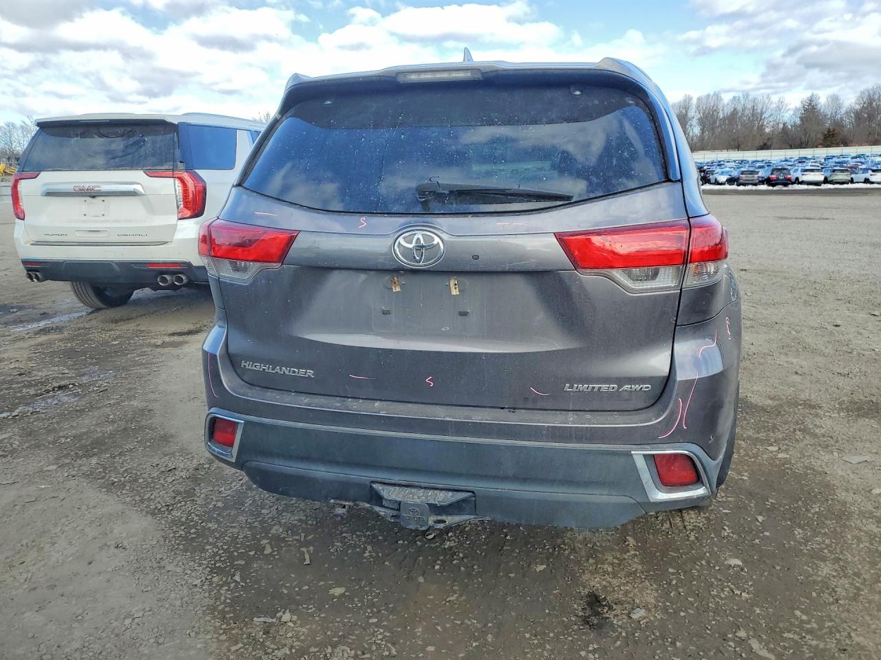 2019 TOYOTA HIGHLANDER LIMITED photo 6
