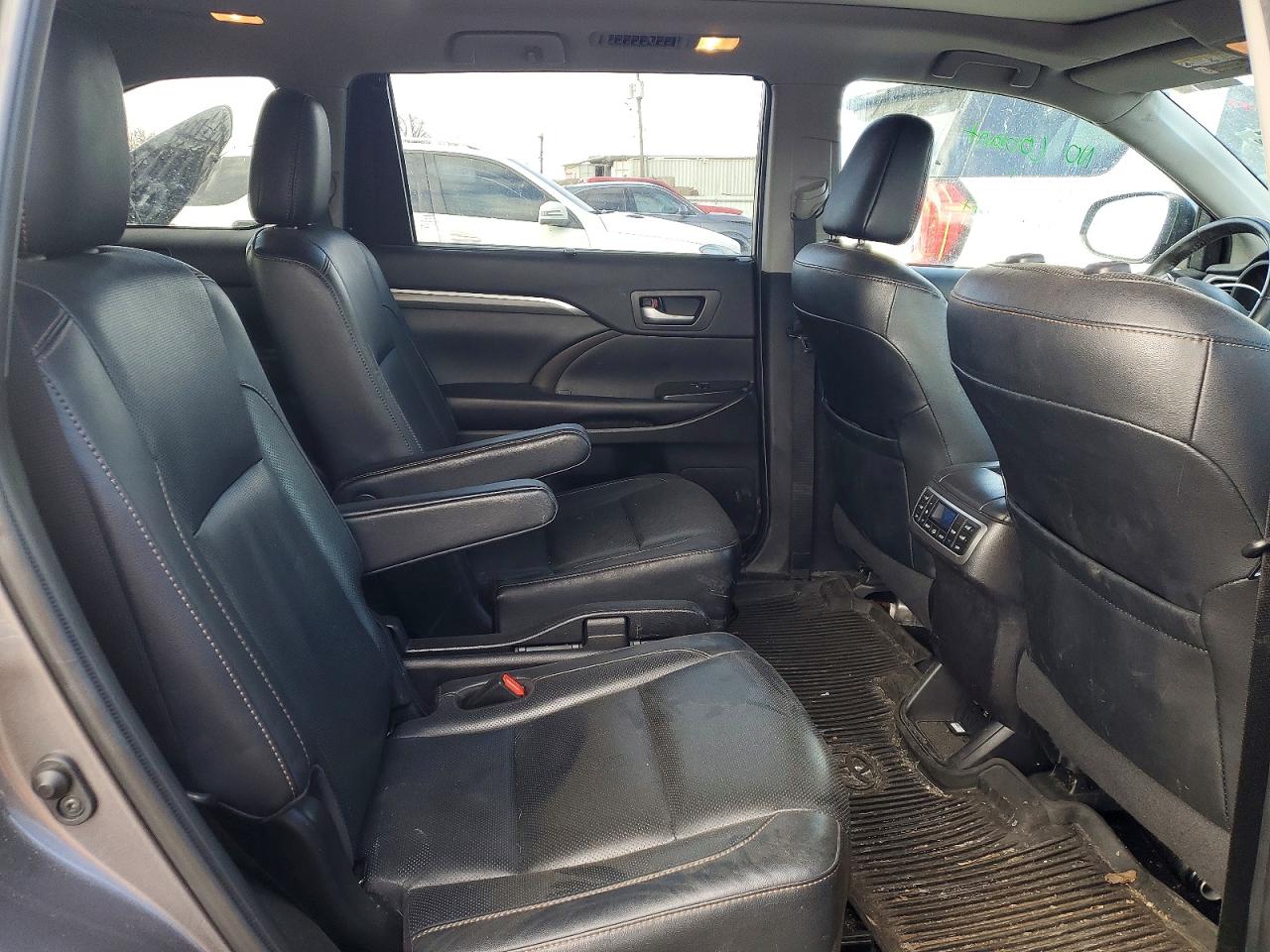 2019 TOYOTA HIGHLANDER LIMITED photo 11