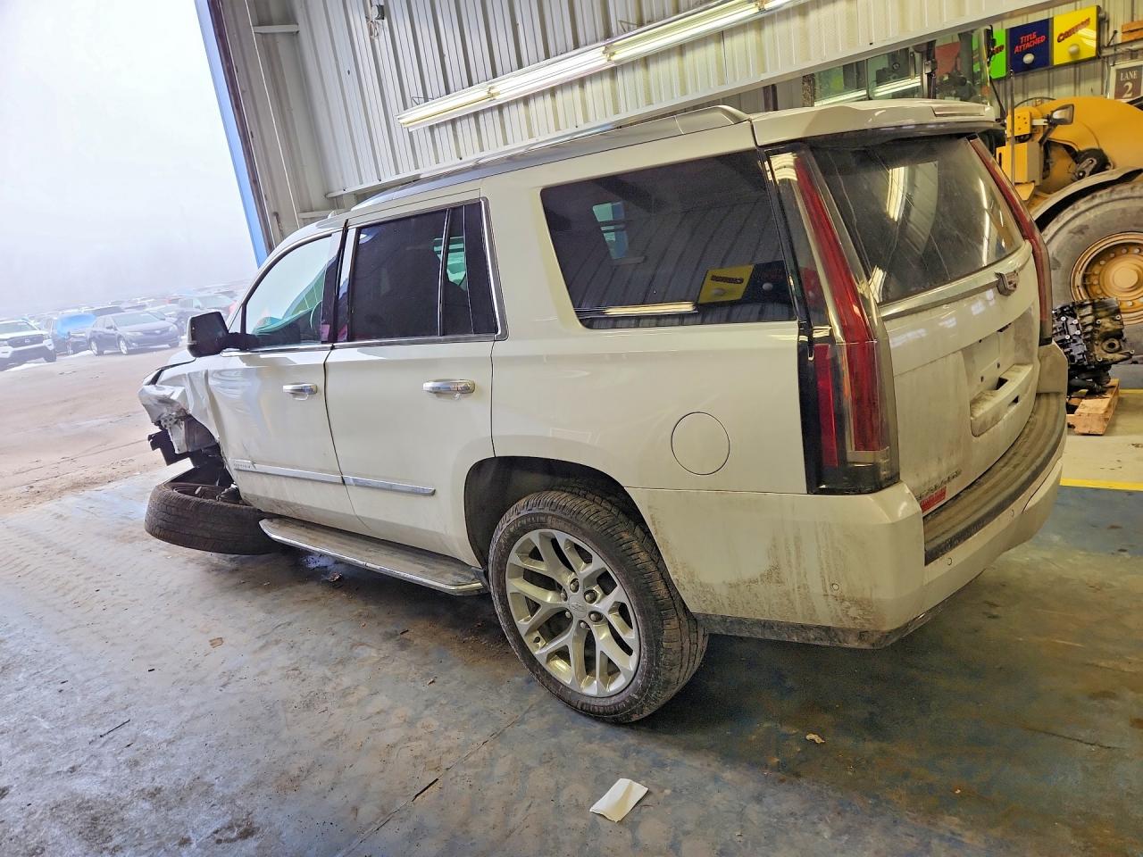 2020 CADILLAC ESCALADE LUXURY photo 2