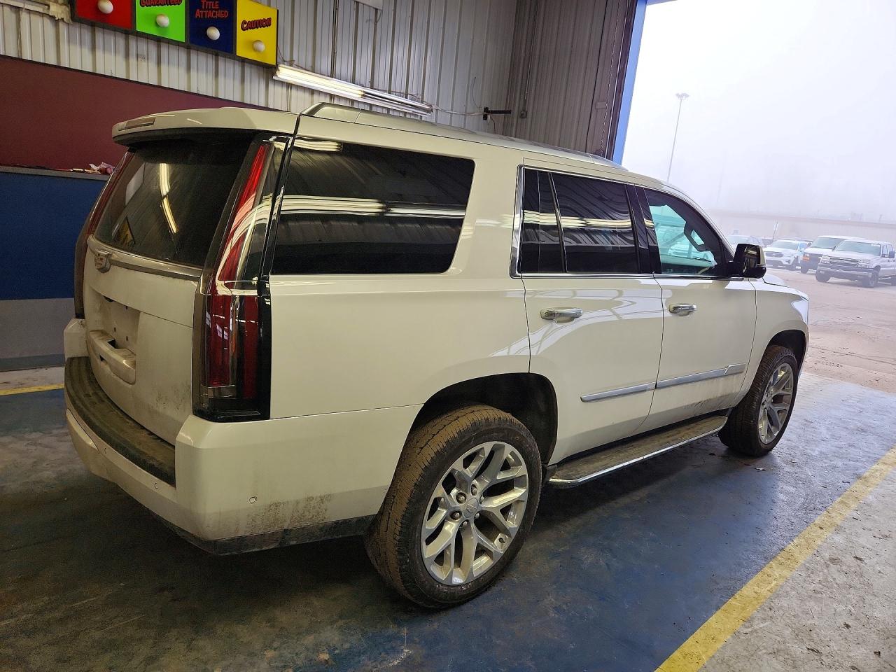 2020 CADILLAC ESCALADE LUXURY photo 3