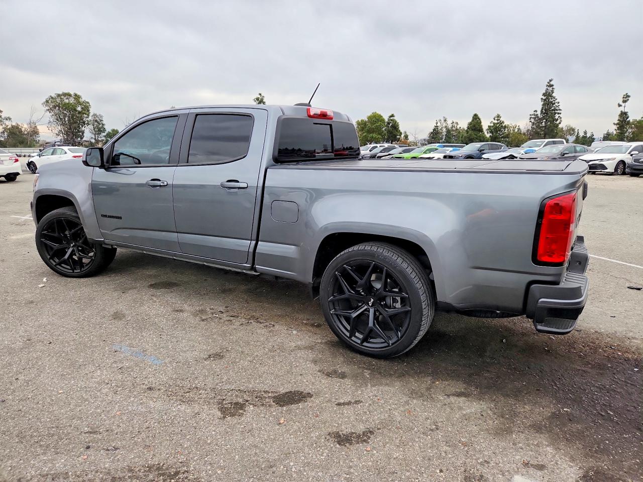 2022 CHEVROLET COLORADO LT photo 2