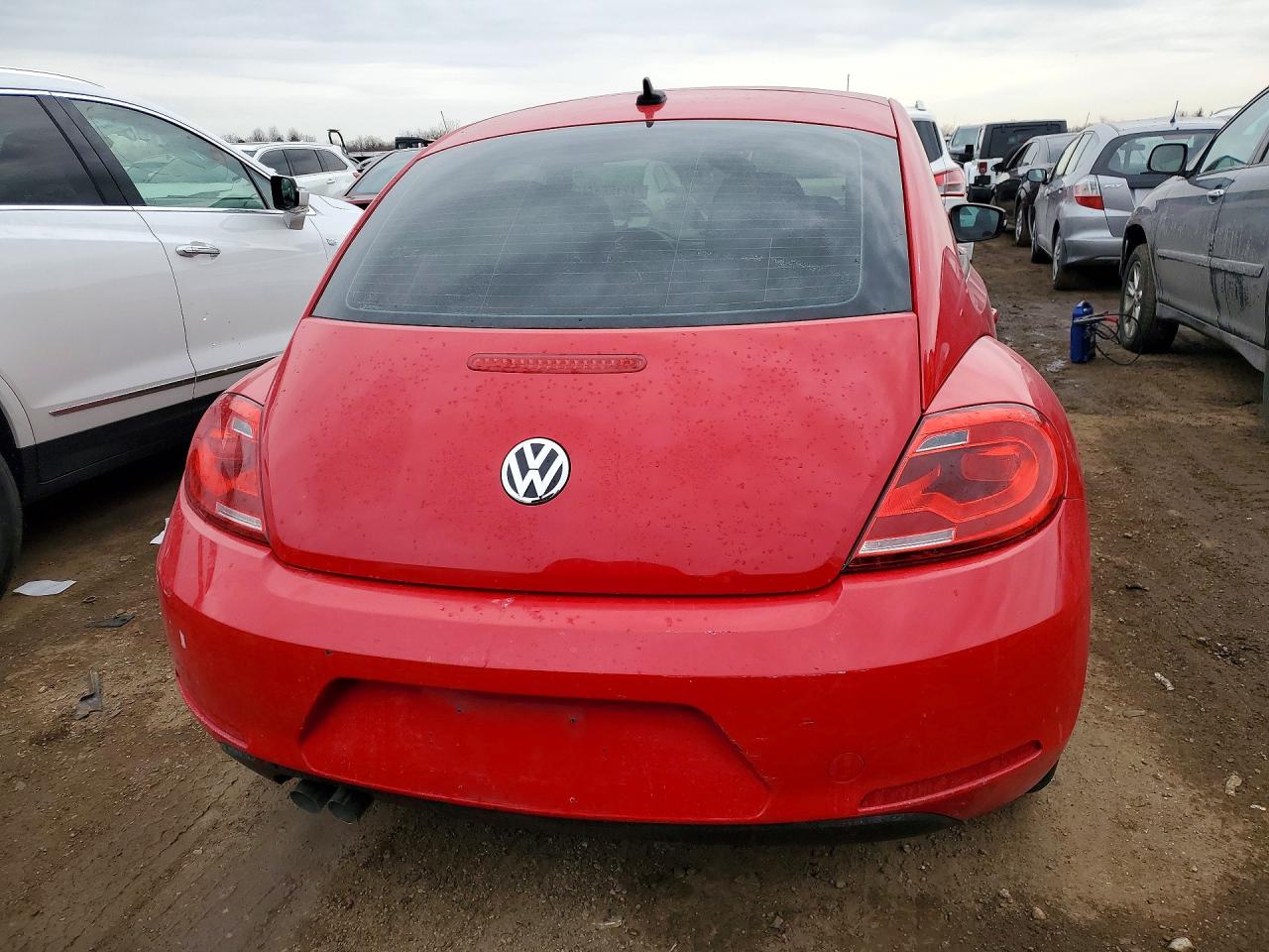 2013 VOLKSWAGEN BEETLE photo 11