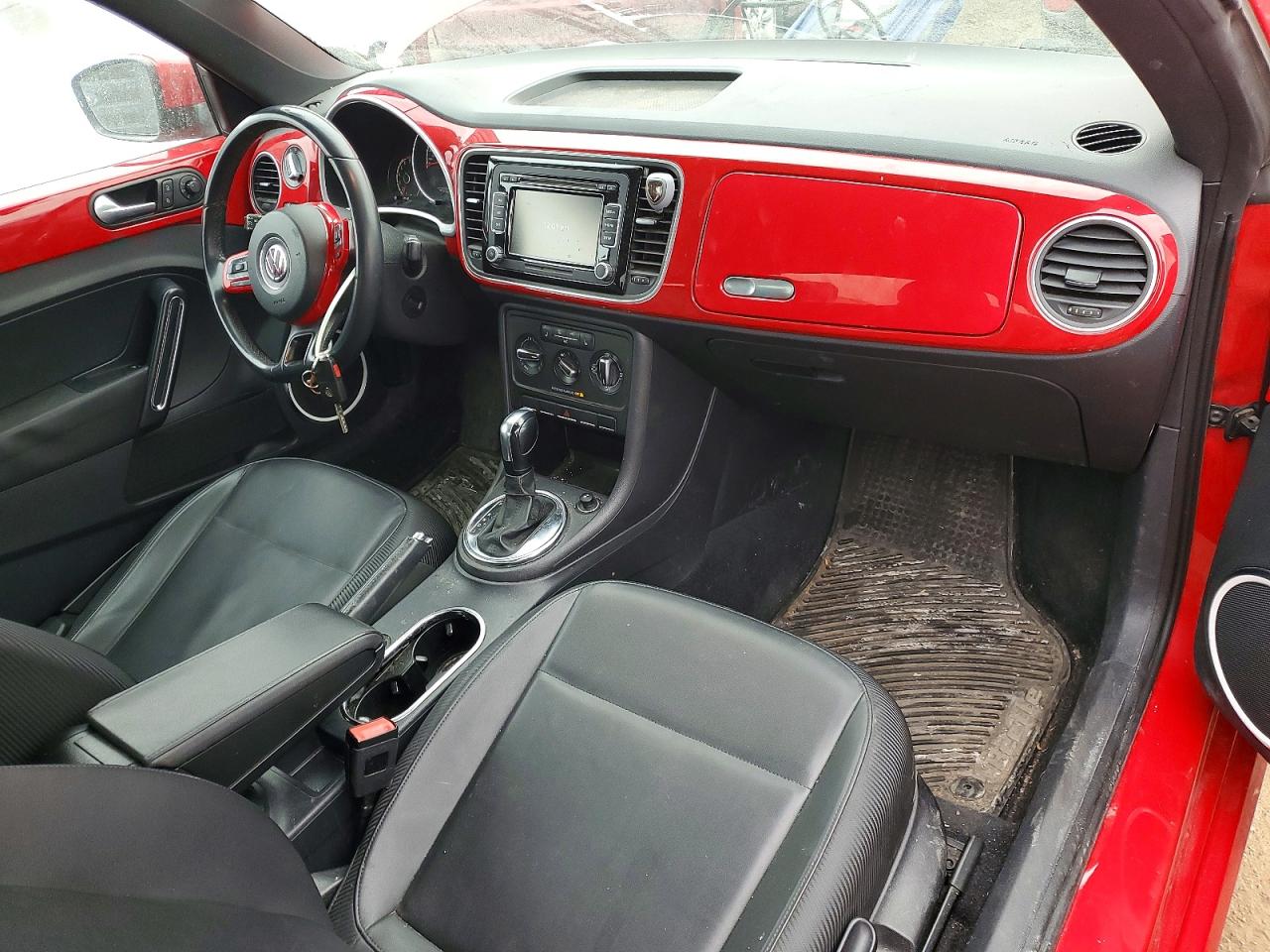 2013 VOLKSWAGEN BEETLE photo 15