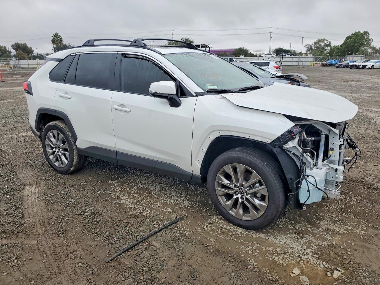 2025 TOYOTA RAV4 XLE PREMIUM photo 10