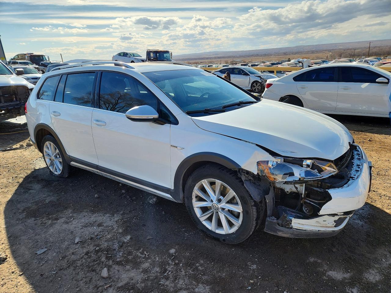 2017 VOLKSWAGEN GOLF ALLTRACK S photo 7