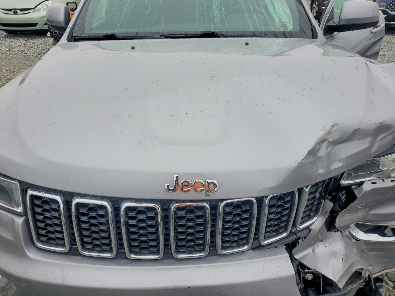 2018 JEEP GRAND CHEROKEE LAREDO photo 34