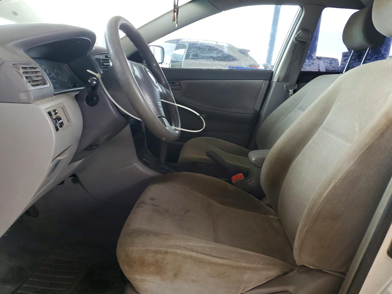 2004 TOYOTA COROLLA CE photo 13