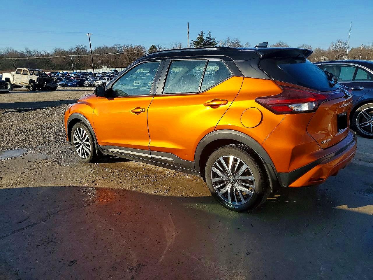 2021 NISSAN KICKS SR photo 3