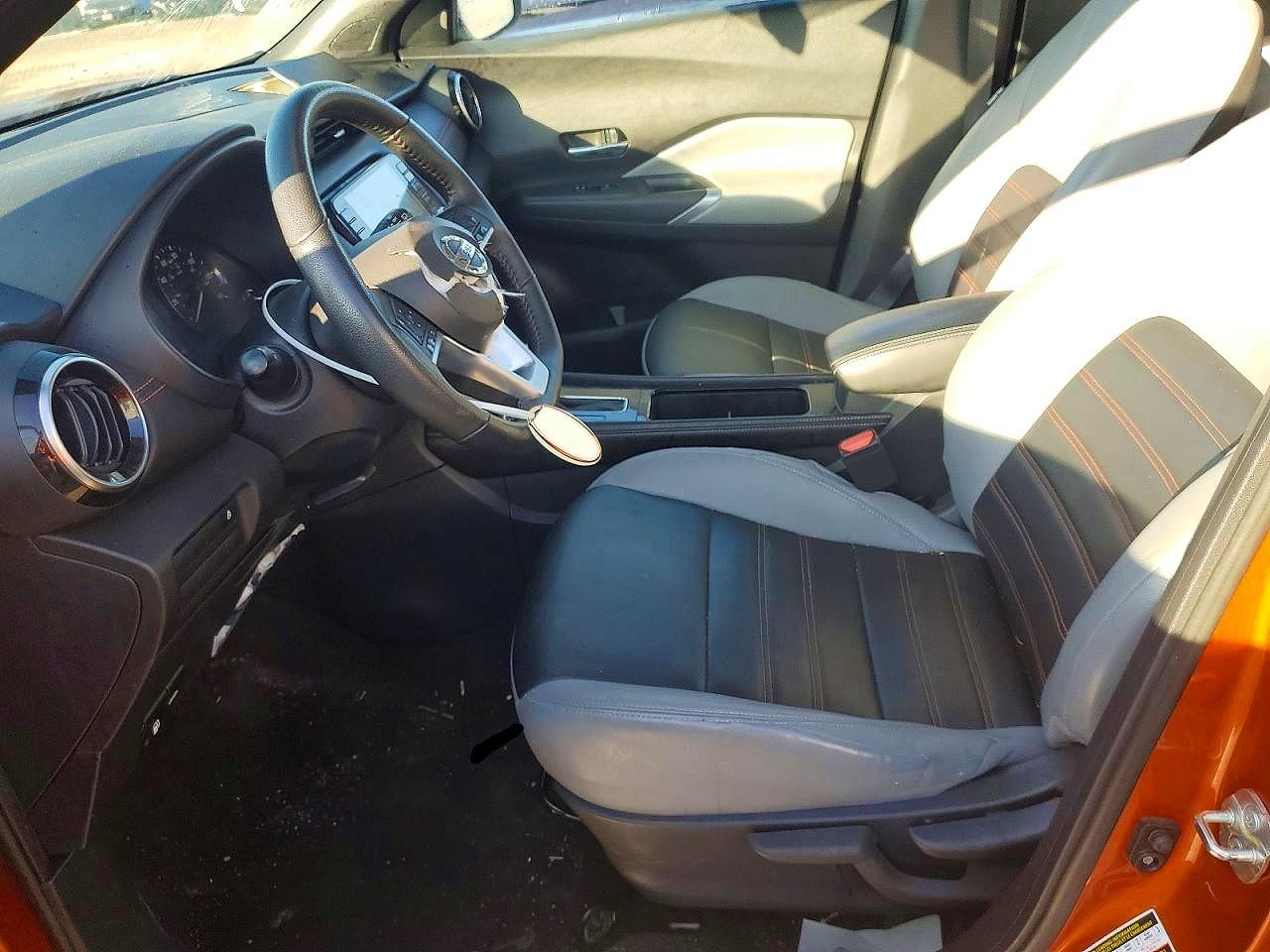 2021 NISSAN KICKS SR photo 13