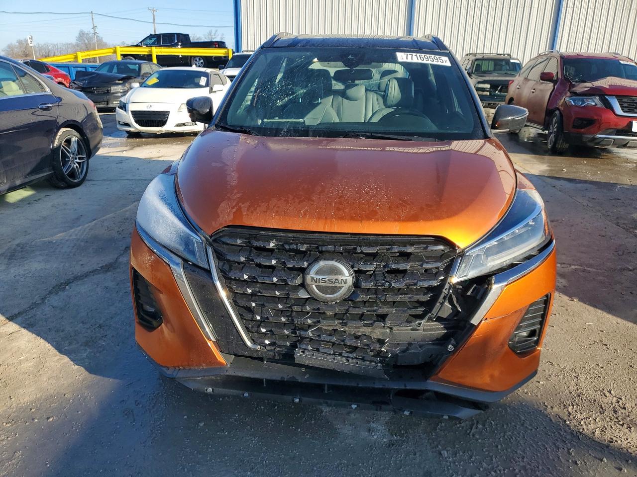2021 NISSAN KICKS SR photo 9
